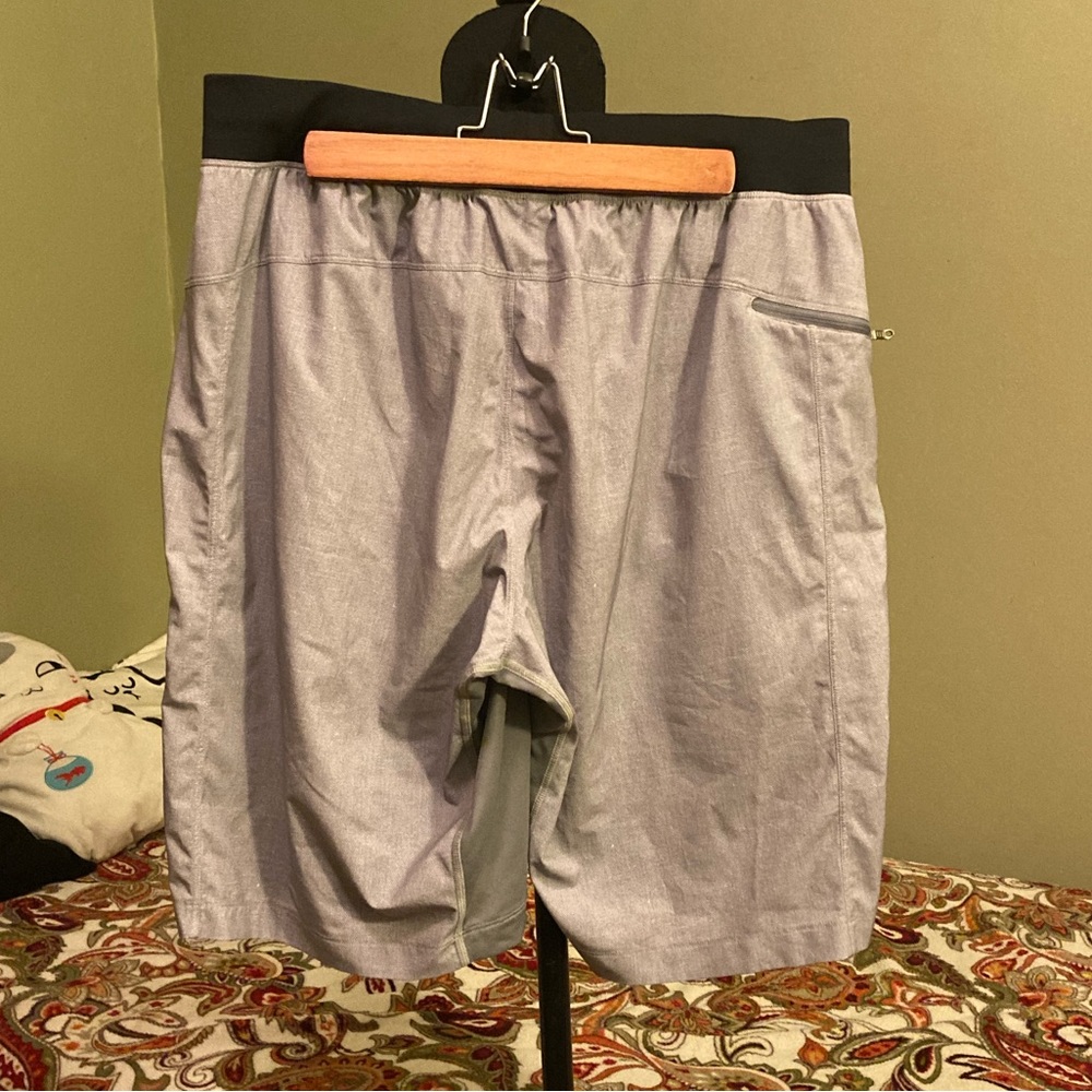 T.H.E. Liner-less shorts Lululemon 7”